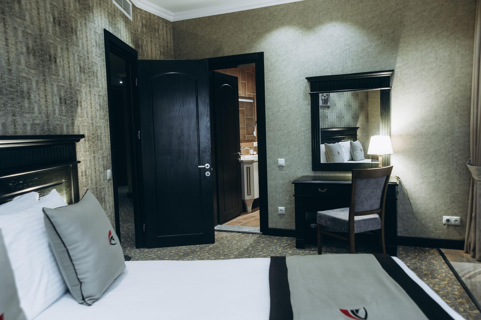 Colosseum Marina Hotel Batumi Eksteriør bilde