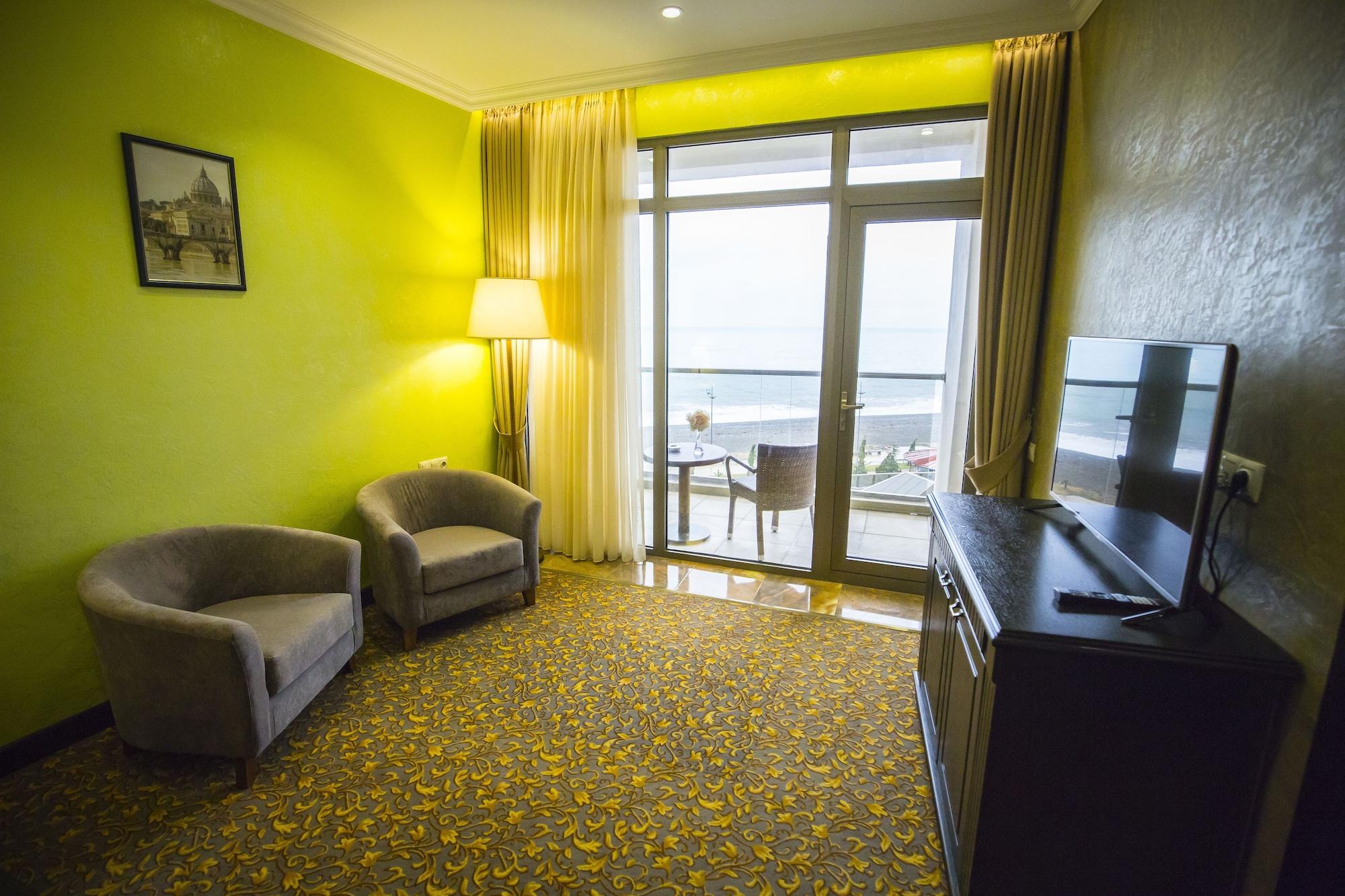 Colosseum Marina Hotel Batumi Eksteriør bilde