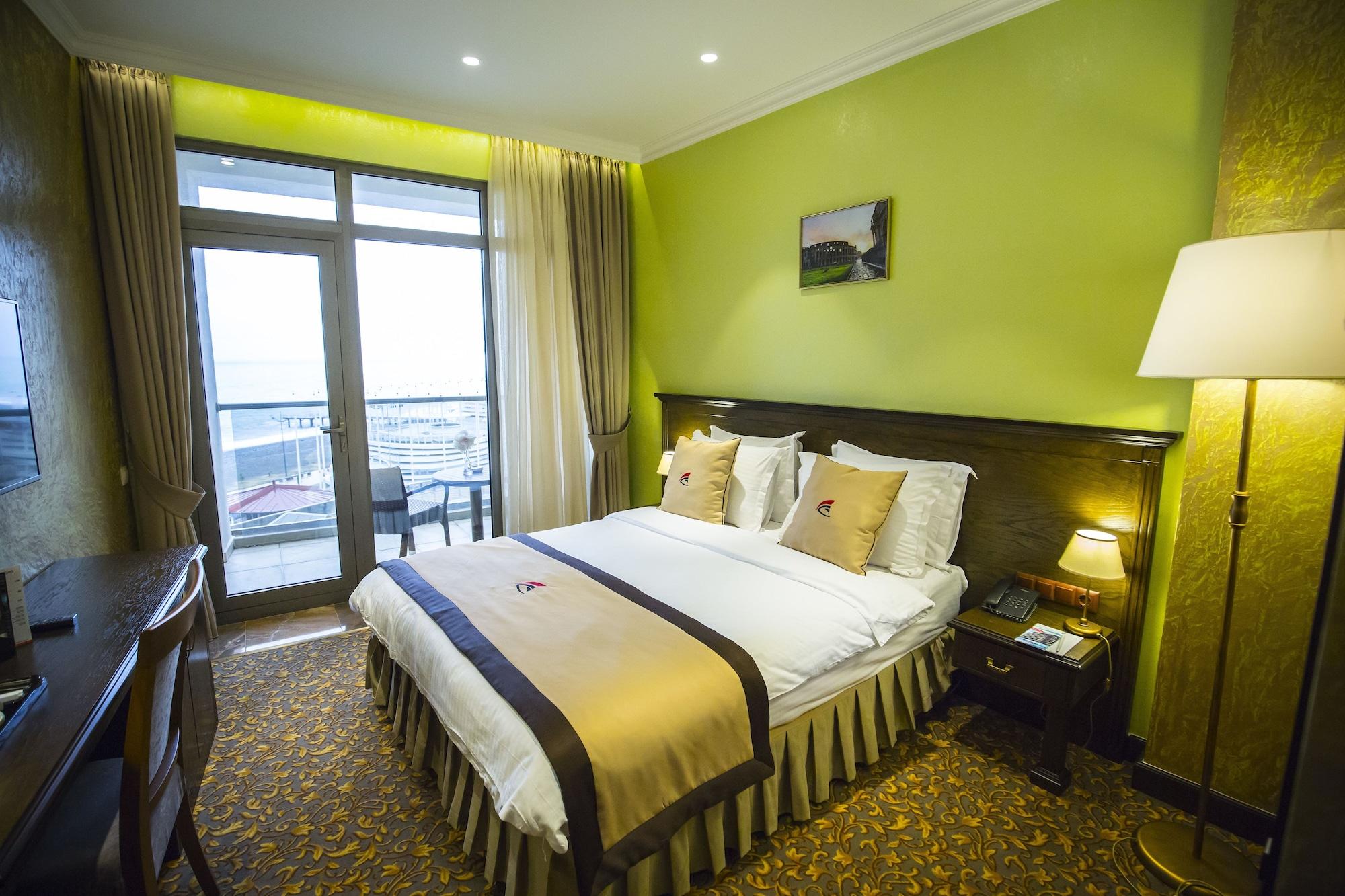 Colosseum Marina Hotel Batumi Eksteriør bilde