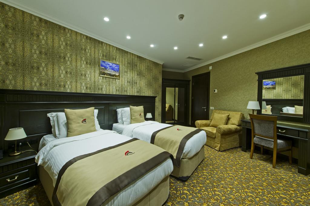 Colosseum Marina Hotel Batumi Eksteriør bilde
