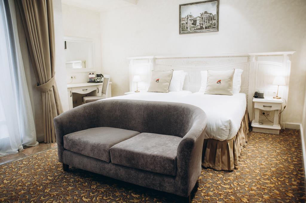 Colosseum Marina Hotel Batumi Eksteriør bilde